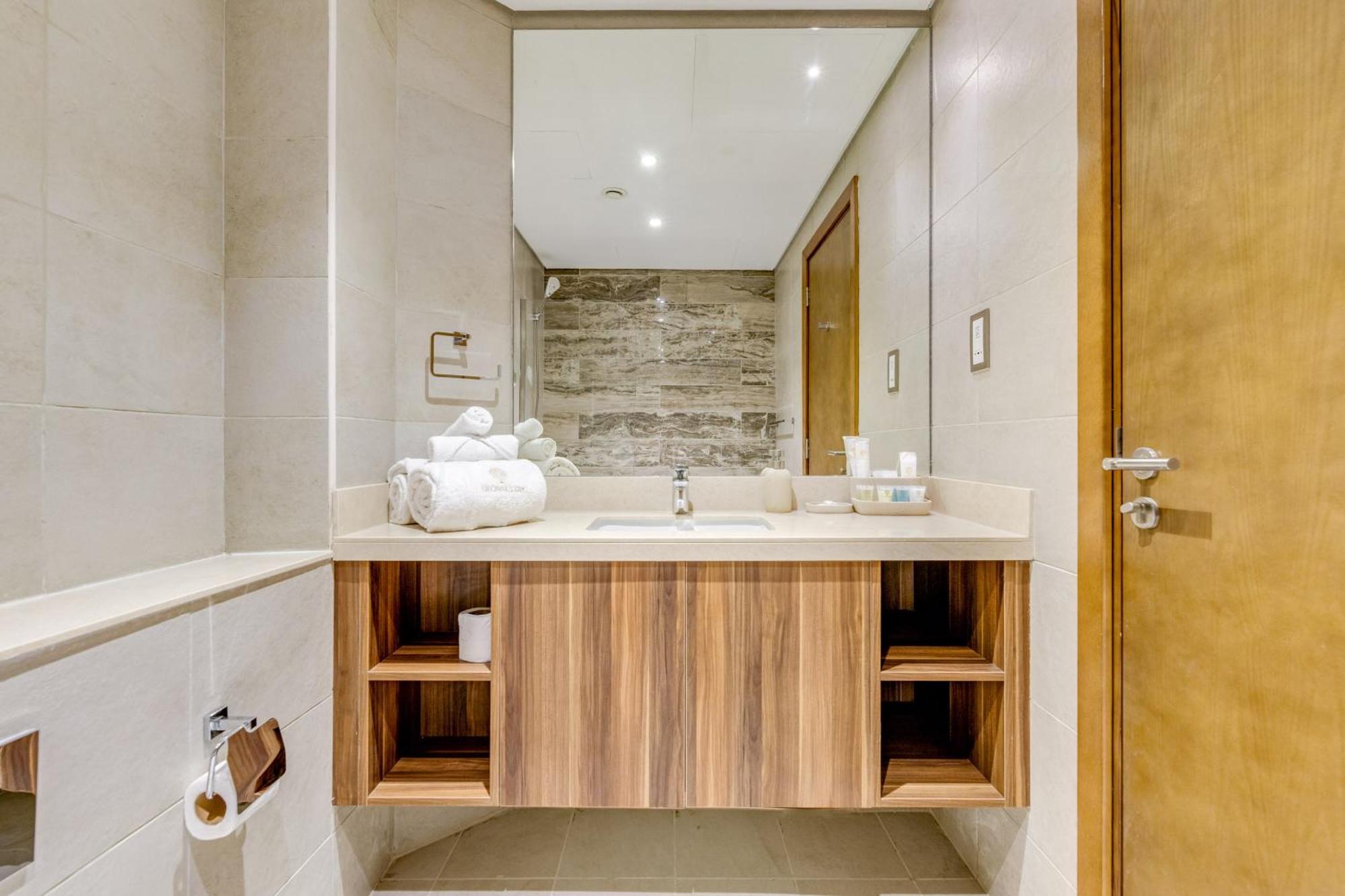 דובאי Luxury Azizi Mina Beachfront Apartments מראה חיצוני תמונה